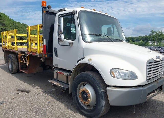 2004 FREIGHTLINER M2