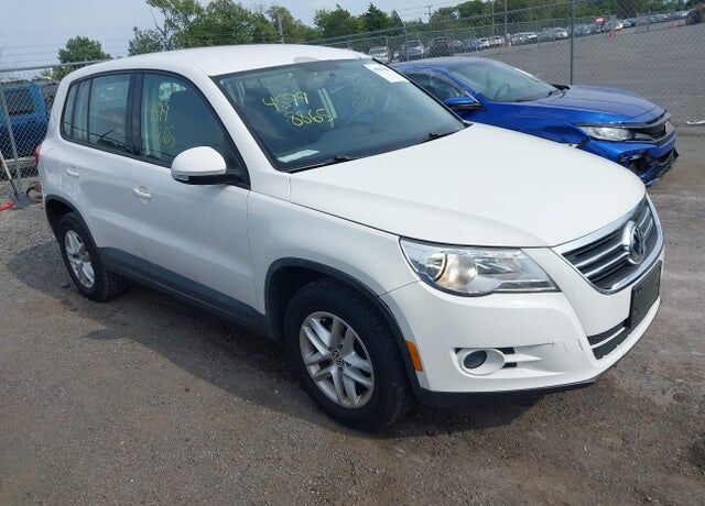 2011 VOLKSWAGEN Tiguan
