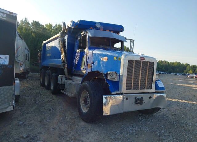 2017 PETERBILT 365