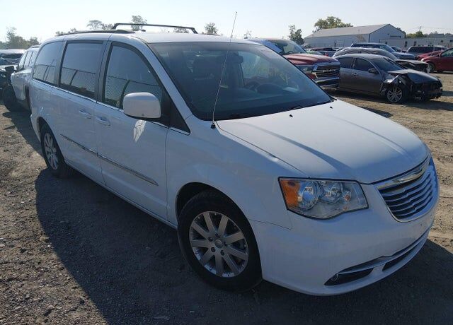 2015 CHRYSLER Town and Country