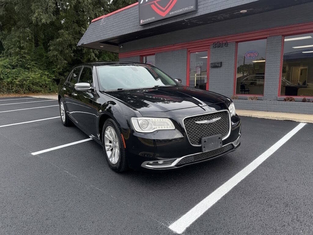 2017 CHRYSLER 300