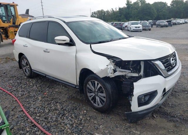 2017 NISSAN Pathfinder