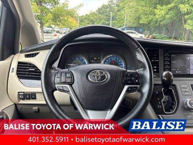 2018 TOYOTA Sienna