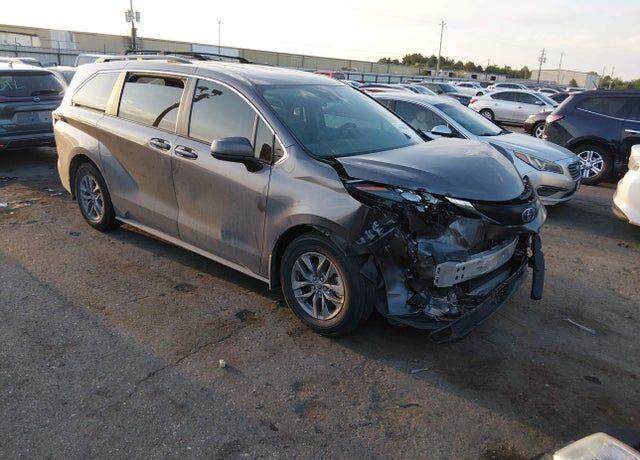 2024 TOYOTA Sienna