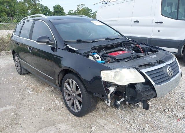 2010 VOLKSWAGEN Passat