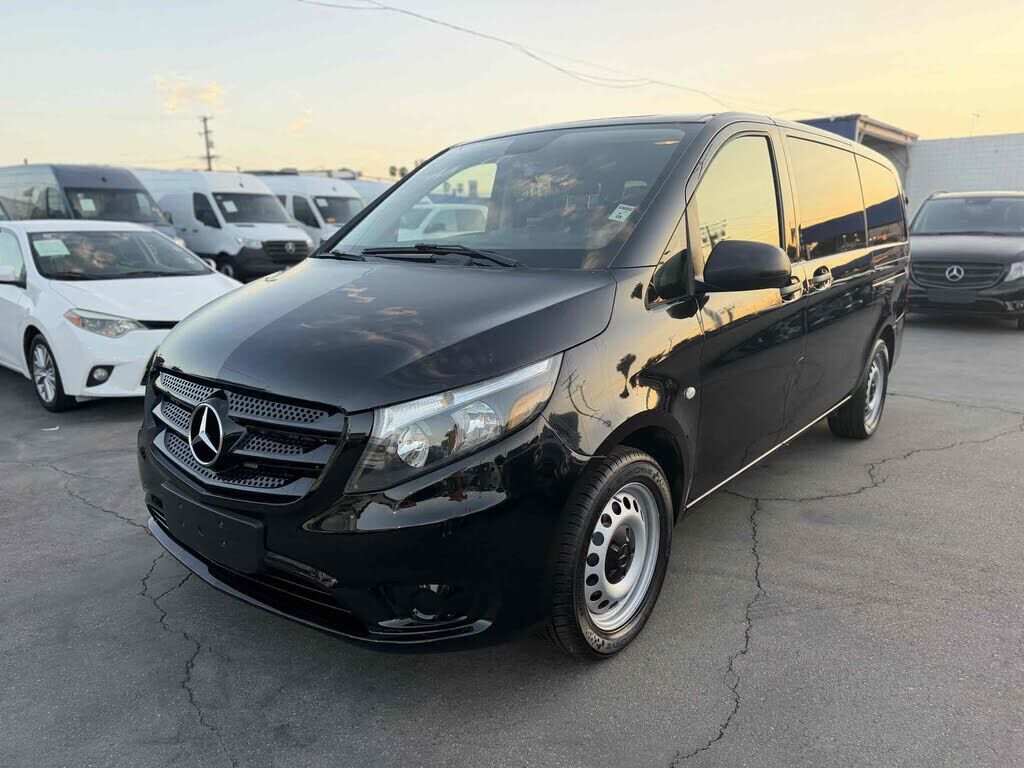 2019 MERCEDES-BENZ METRIS