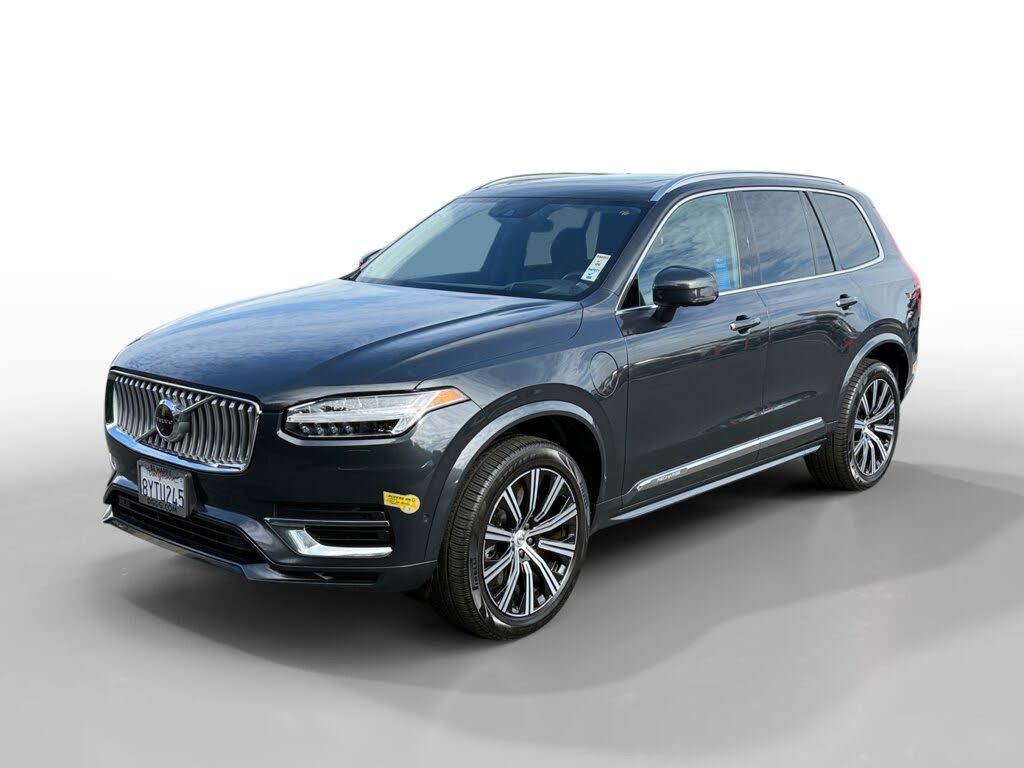 2022 VOLVO XC90