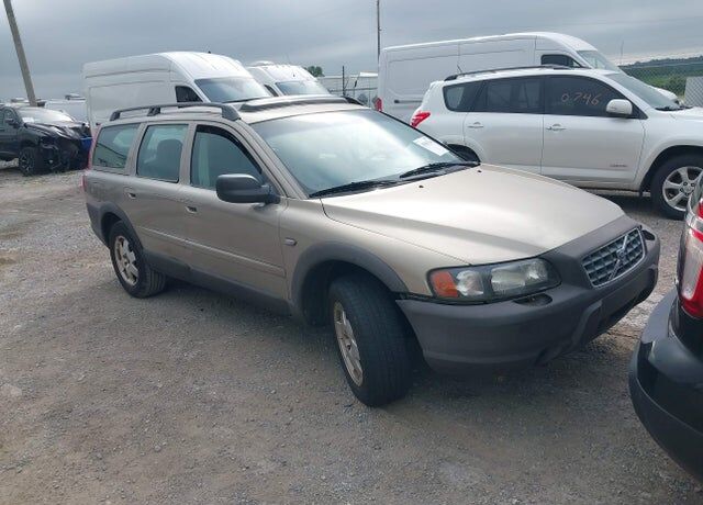 2002 VOLVO V70