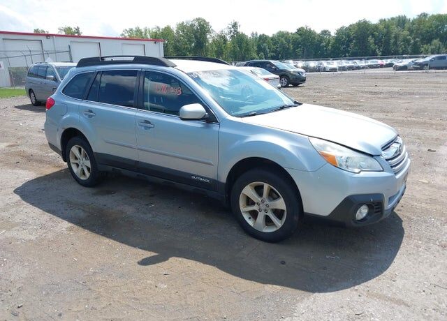 2014 SUBARU Outback