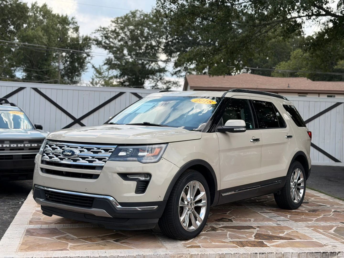 2018 FORD Explorer