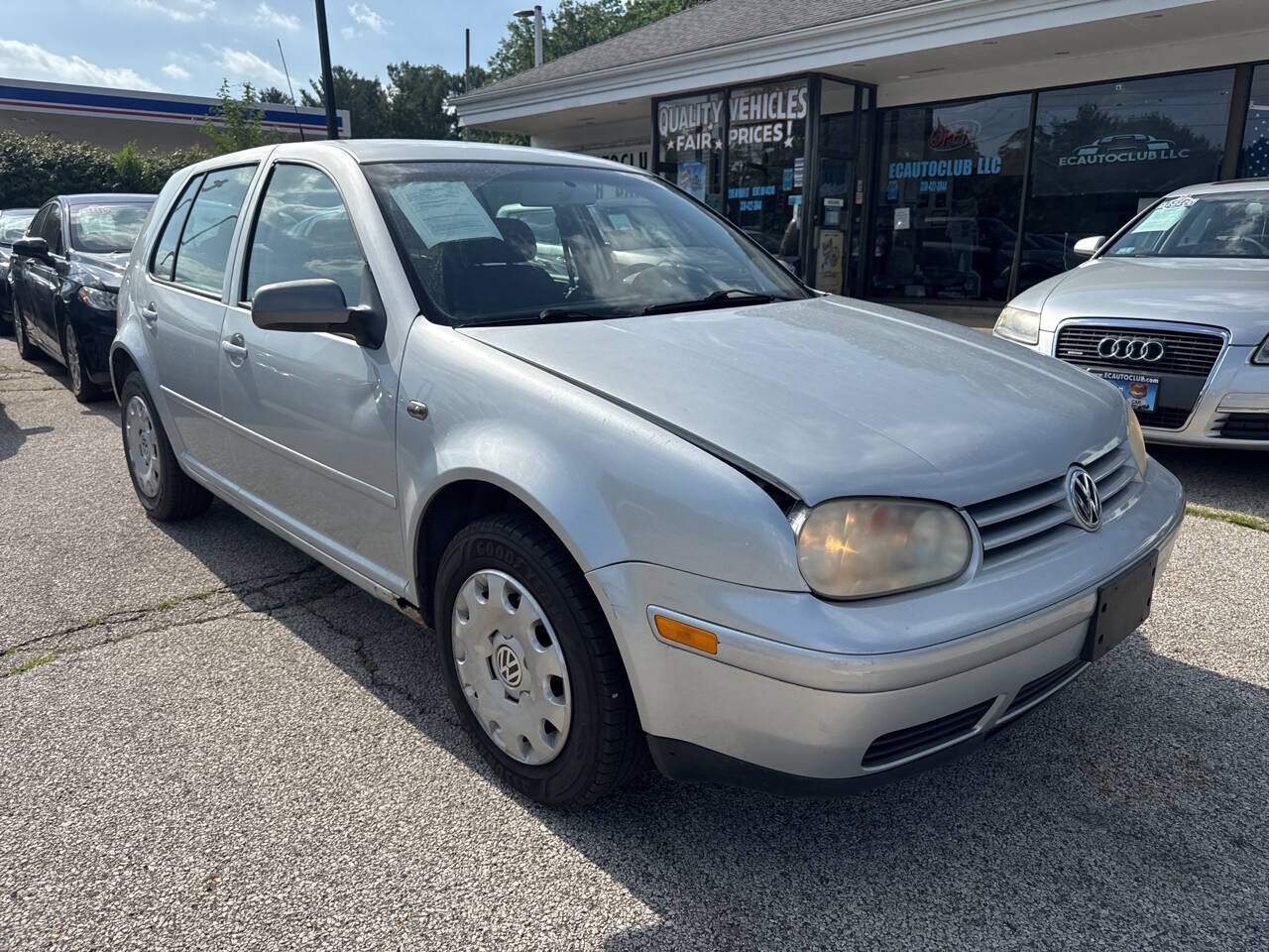 2003 VOLKSWAGEN Golf