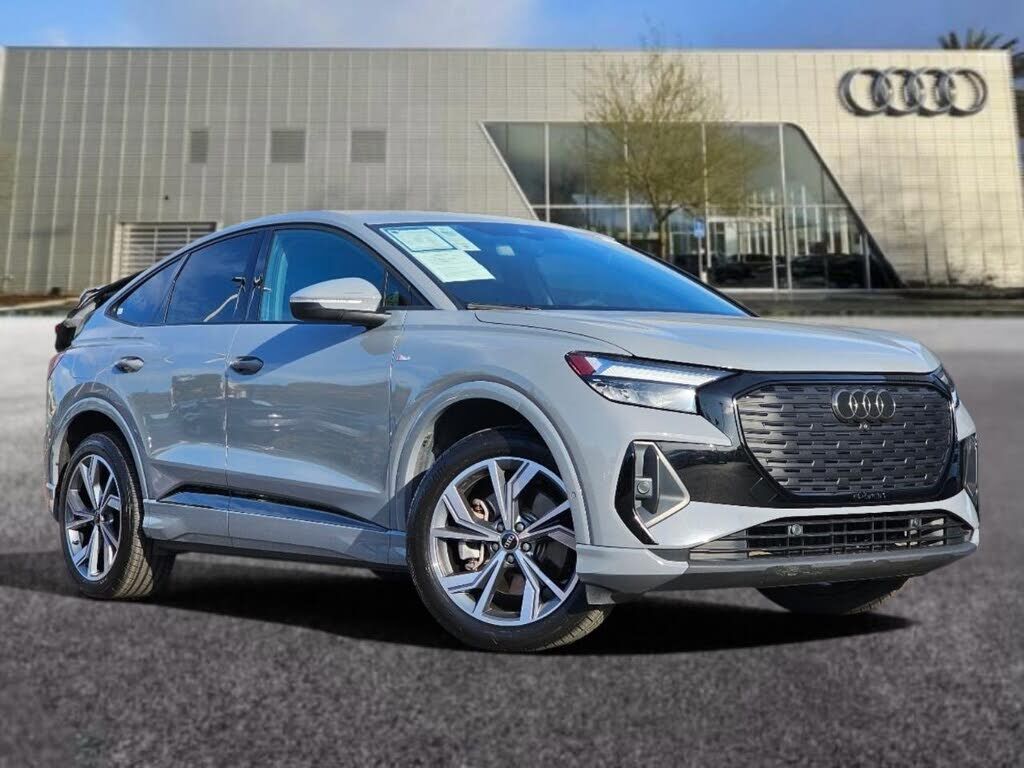 2023 AUDI Q4