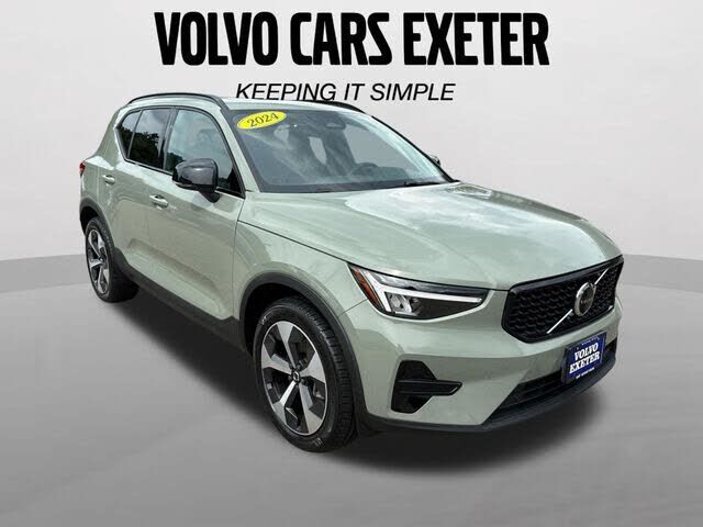 2024 VOLVO XC40
