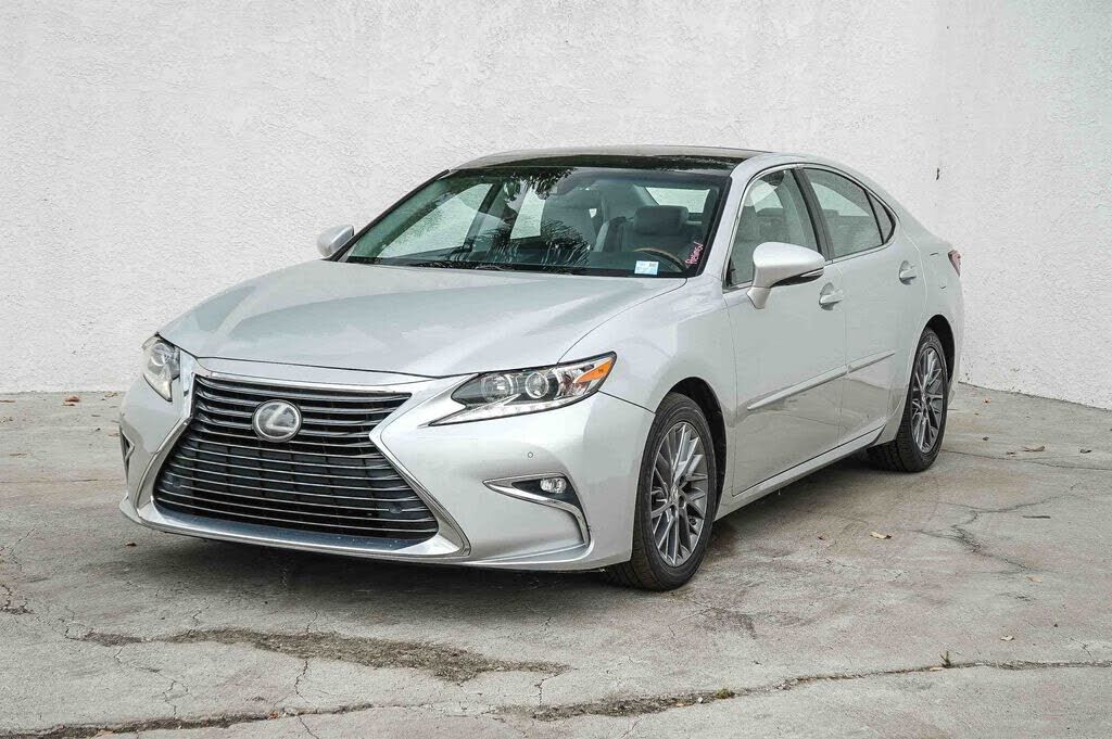2018 LEXUS ES