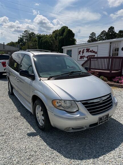 2006 CHRYSLER Town and Country
