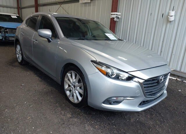 2017 MAZDA Mazda3