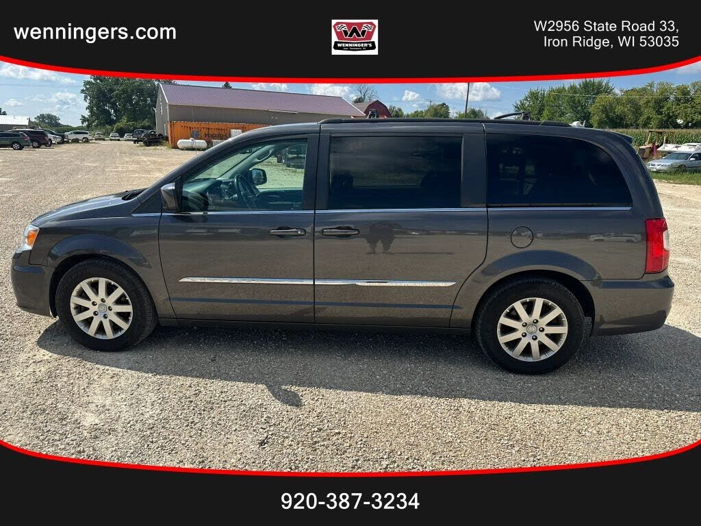 2015 CHRYSLER Town and Country