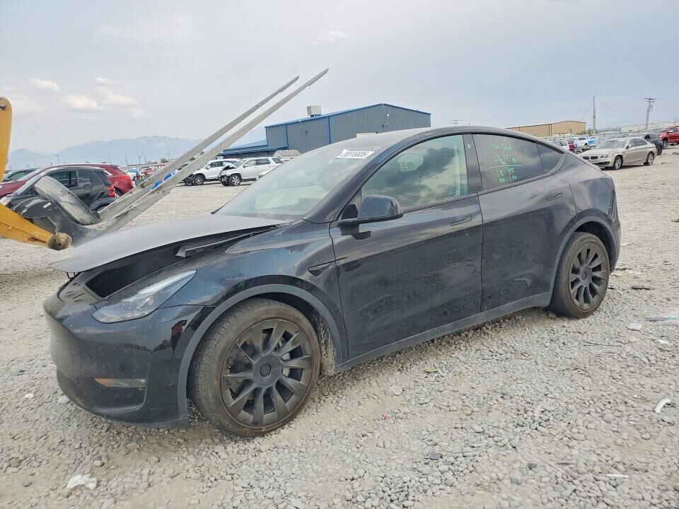 2022 TESLA Model Y