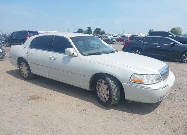 2005 LINCOLN Town Car