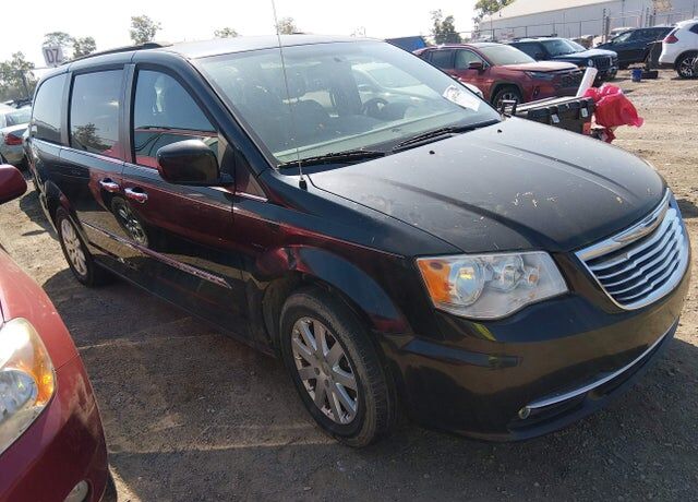 2016 CHRYSLER Town and Country