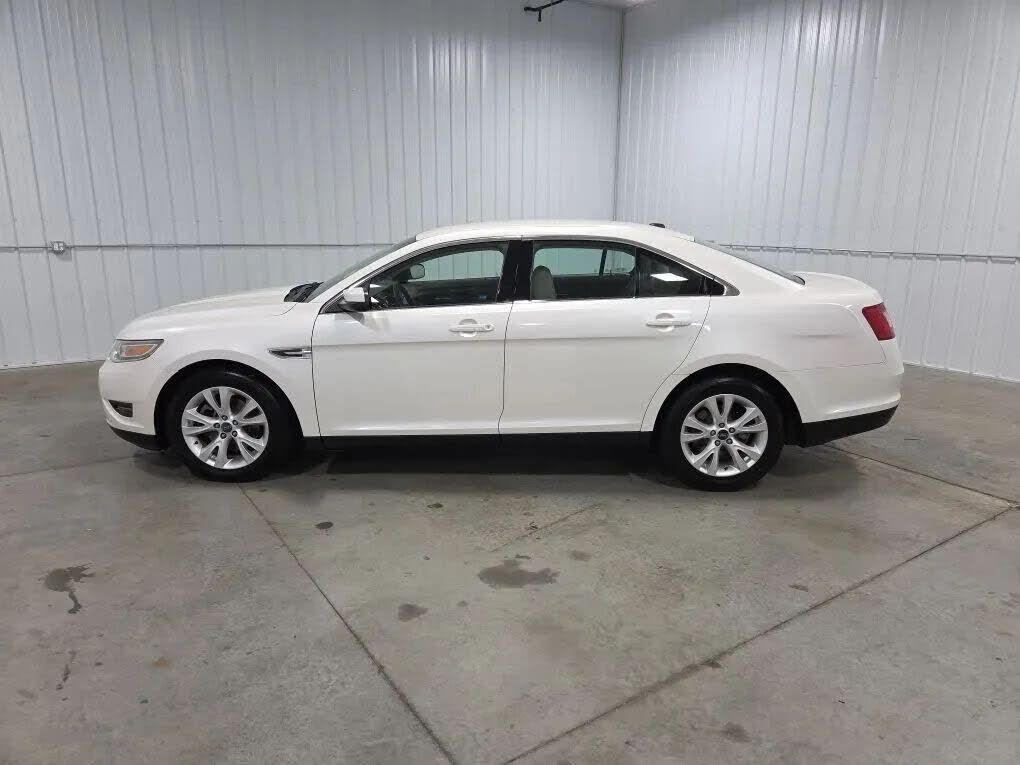 2011 FORD Taurus