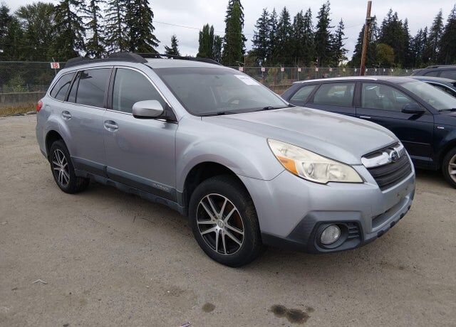 2013 SUBARU Outback