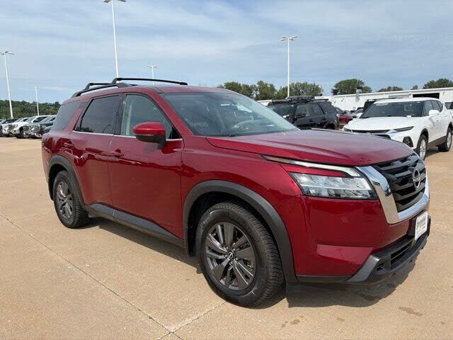 2022 NISSAN Pathfinder