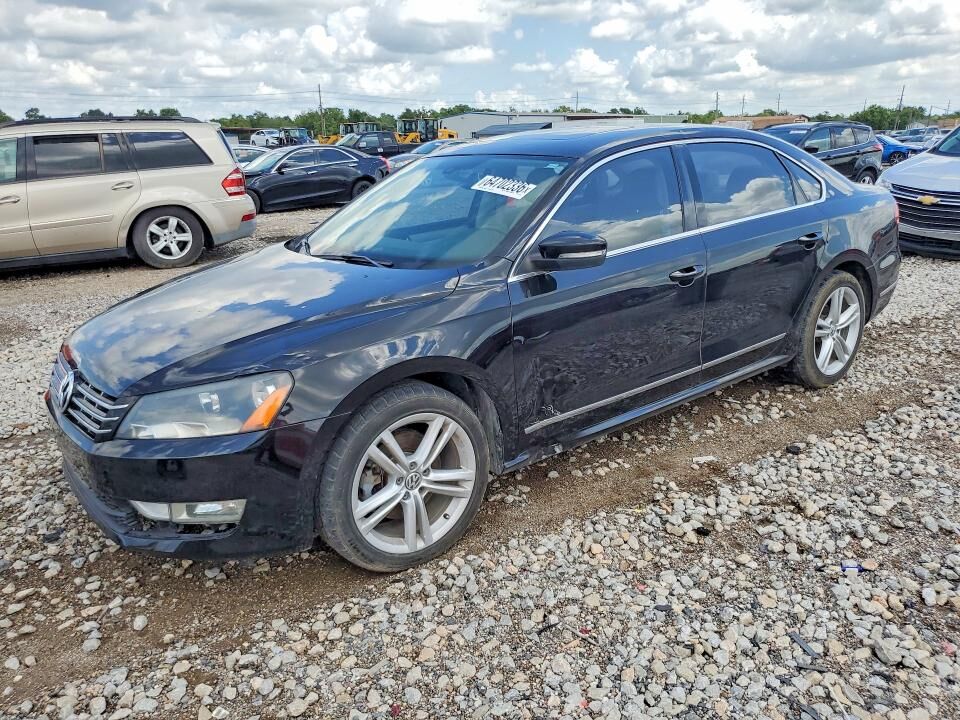 2013 VOLKSWAGEN Passat