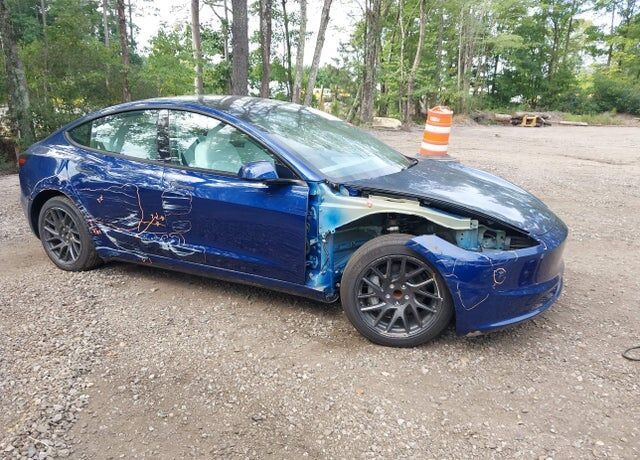 2025 TESLA Model 3