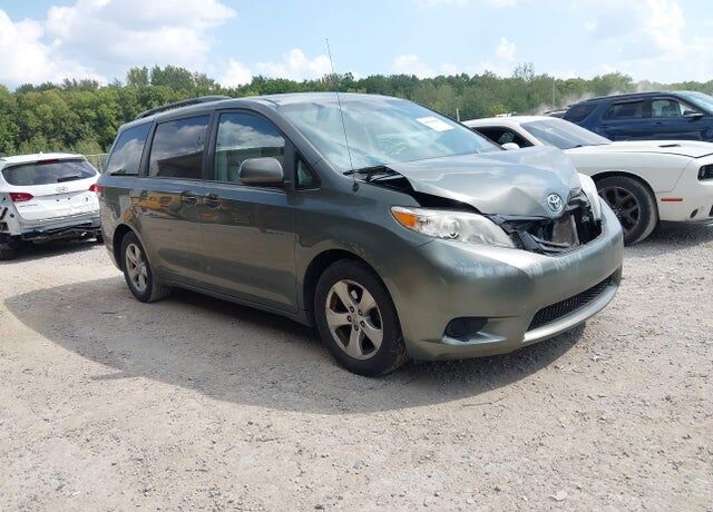 2014 TOYOTA Sienna