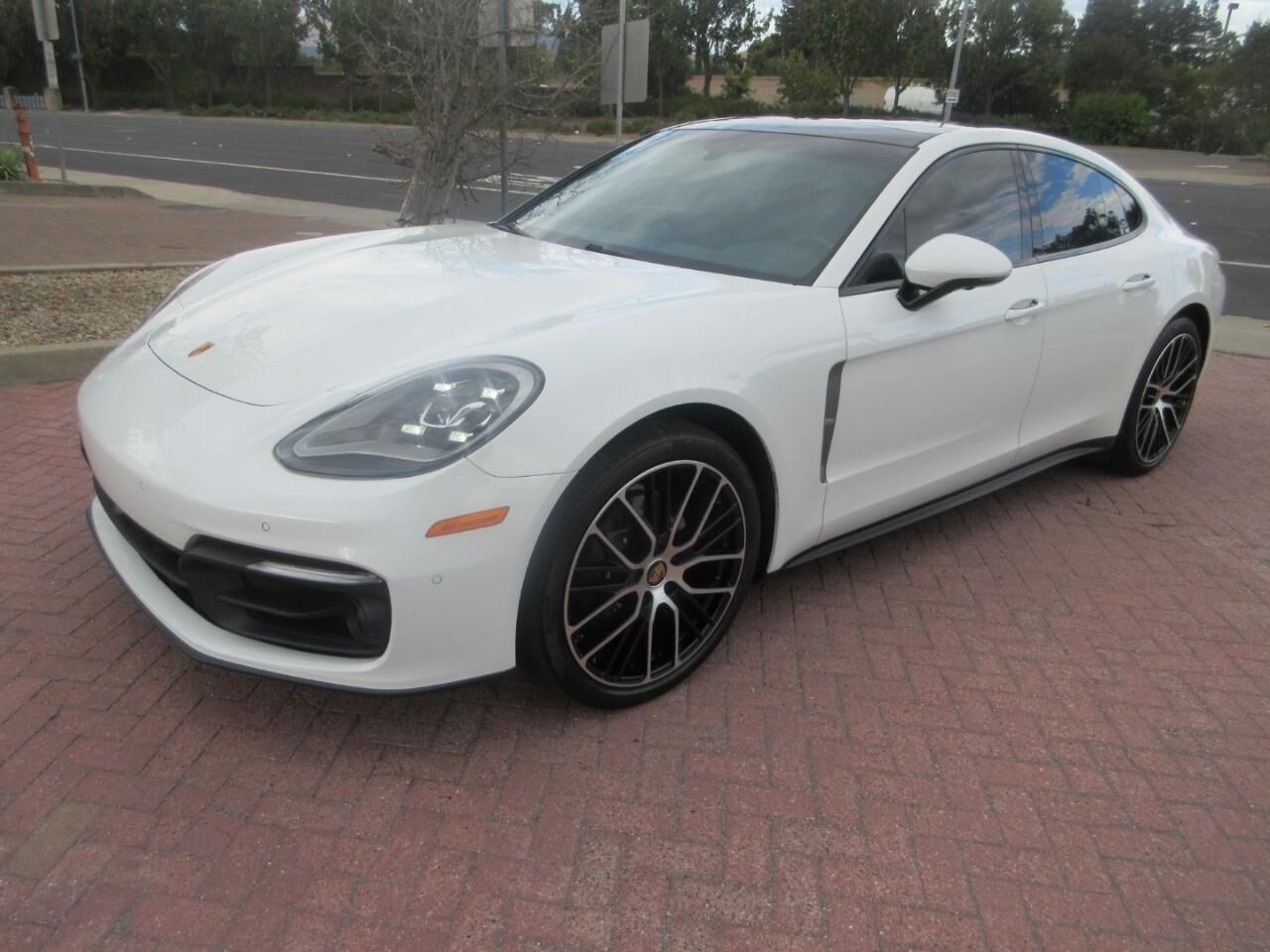 2023 PORSCHE Panamera