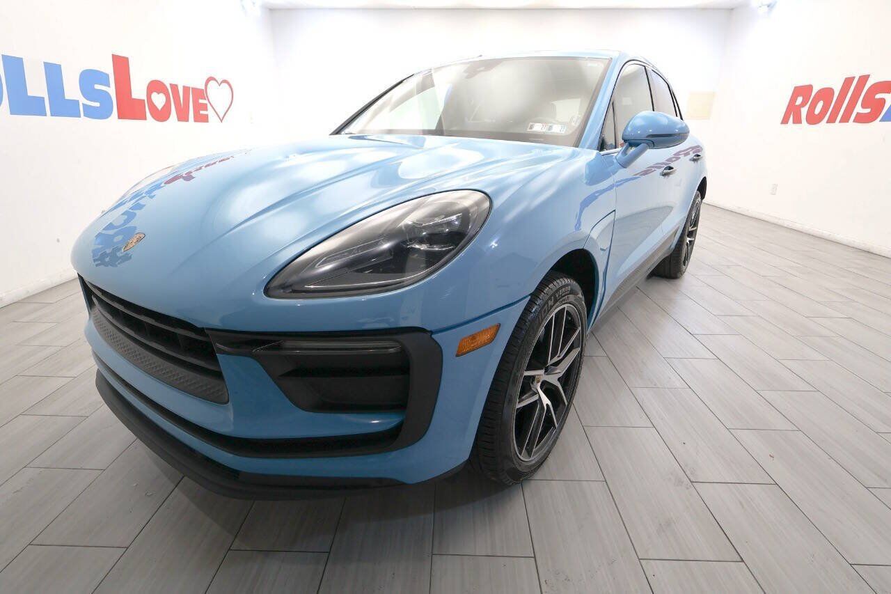2022 PORSCHE Macan