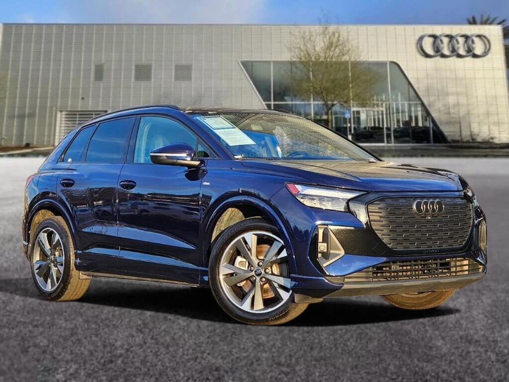 2023 AUDI Q4