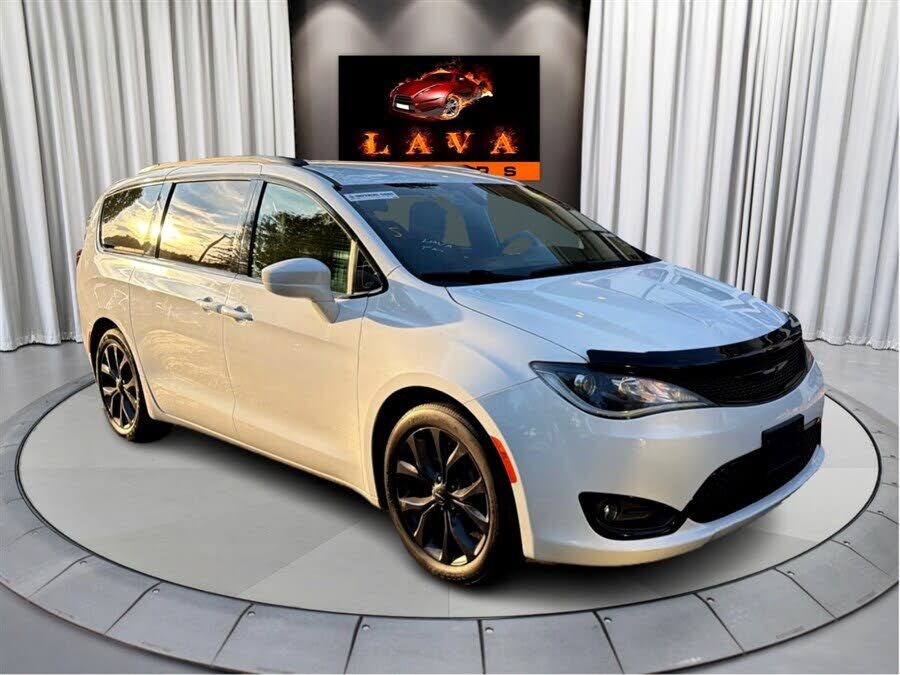 2019 CHRYSLER Pacifica