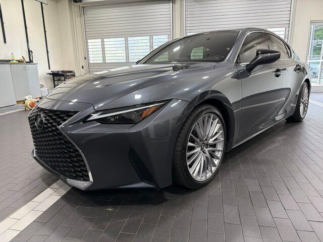2025 LEXUS IS