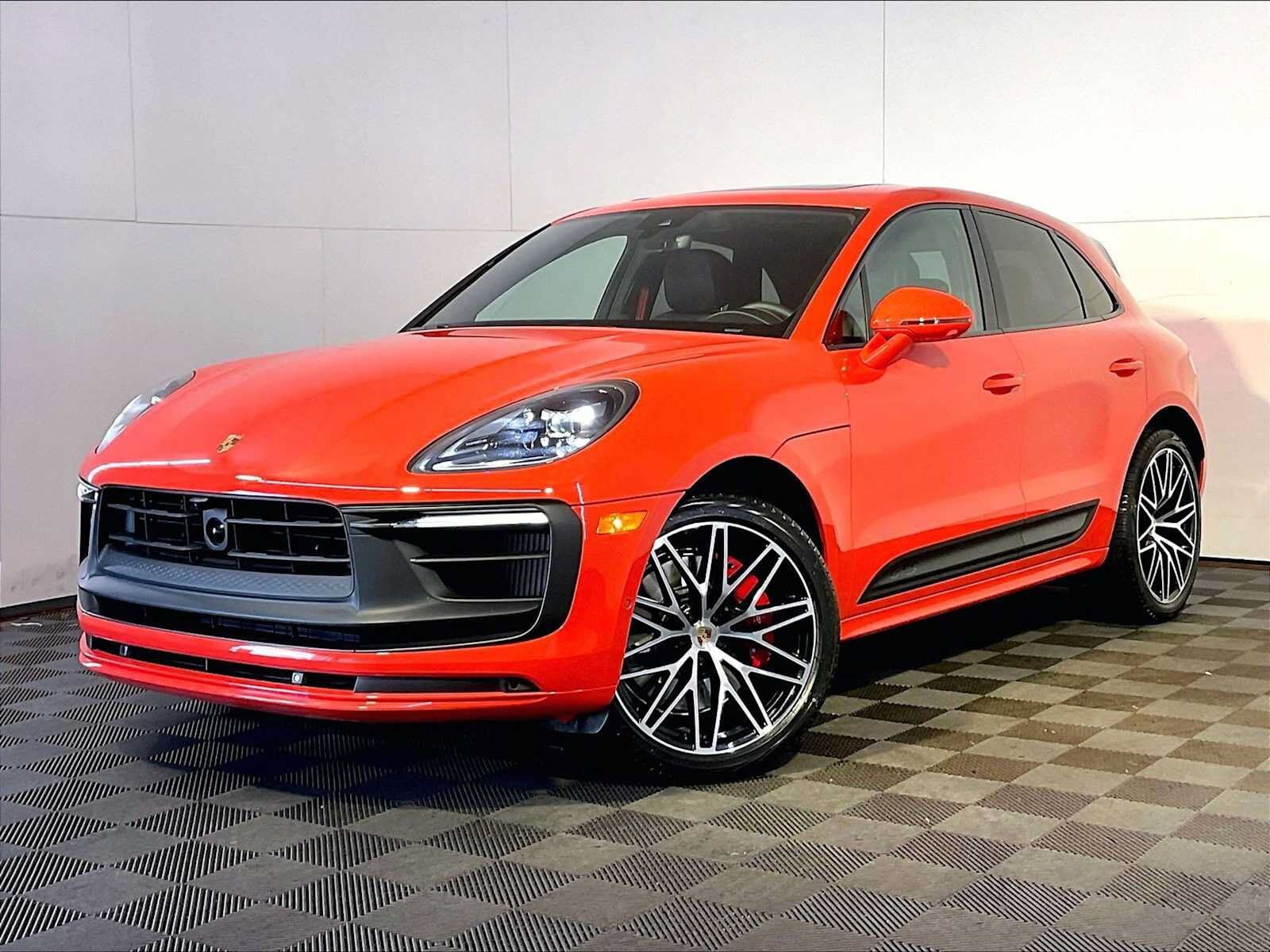 2026 PORSCHE Macan