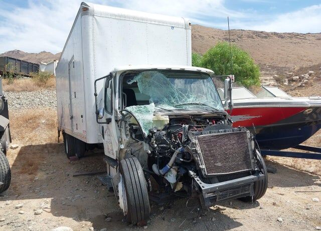2017 FREIGHTLINER M2