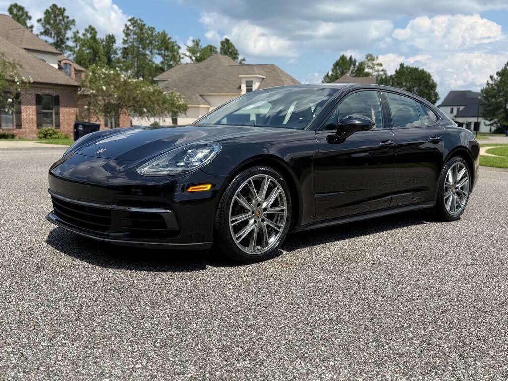 2019 PORSCHE Panamera