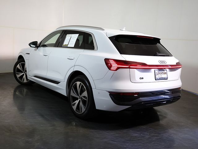 2024 Audi Q8