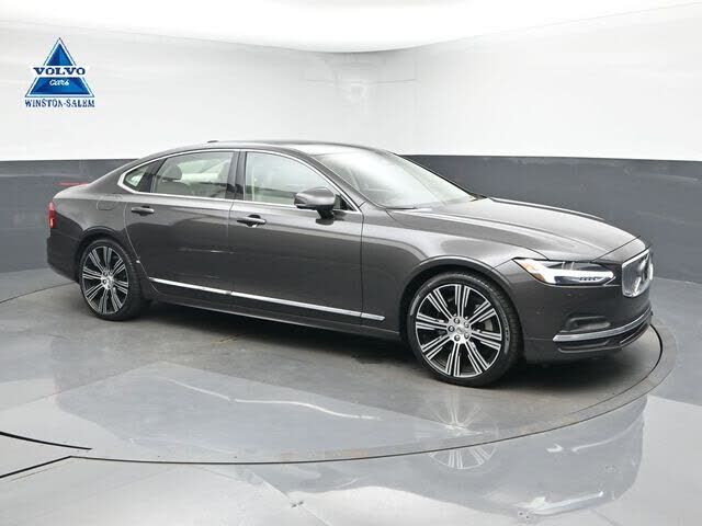 2023 VOLVO S90