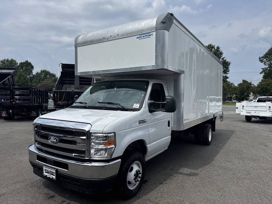 2027 FORD E-450