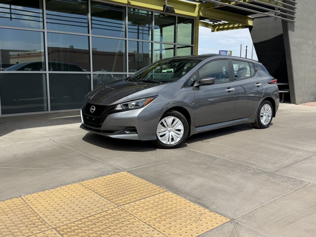 2025 NISSAN Leaf