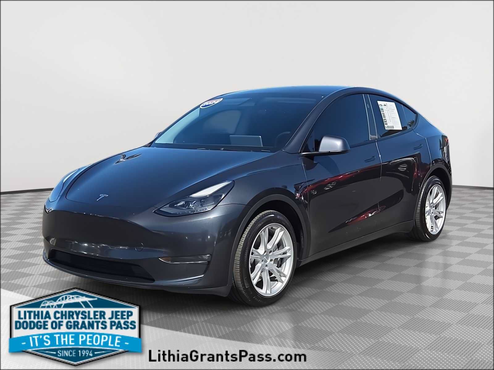2024 TESLA Model Y