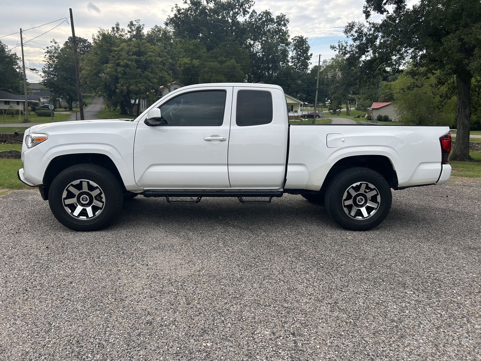2019 TOYOTA Tacoma