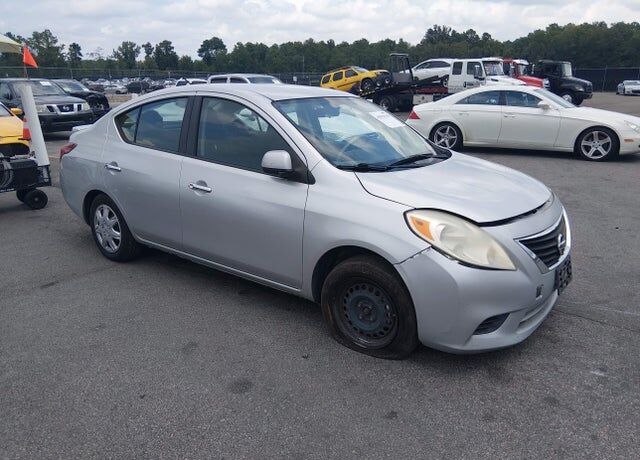 2013 NISSAN Versa
