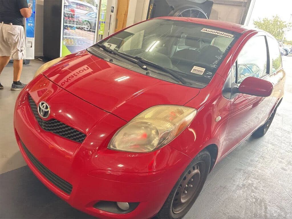 2011 TOYOTA Yaris