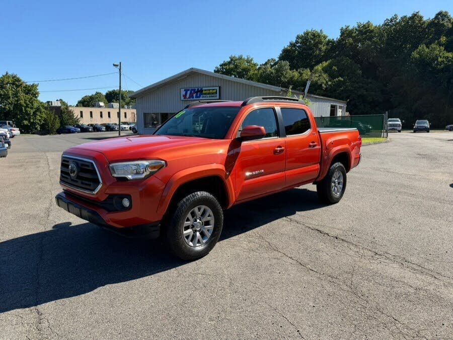 2018 TOYOTA Tacoma