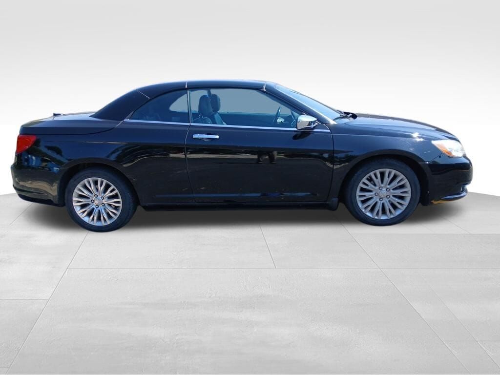 2012 CHRYSLER 200