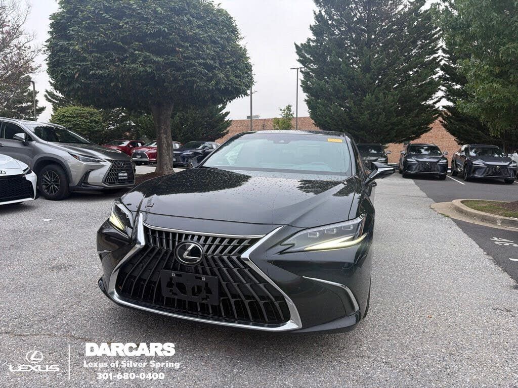 2025 LEXUS ES