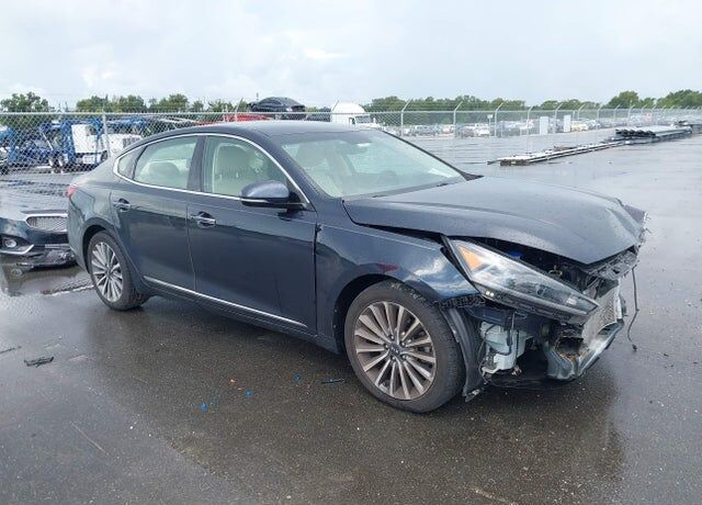 2017 KIA Cadenza